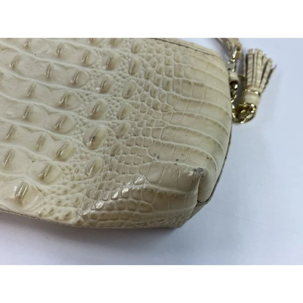 BRAHMIN Daisy Clutch Wallet Croc Embossed Cream Colored Wristlet 10.5